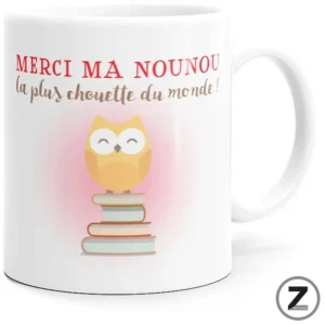 White mug featuring a cute orange owl perched on a stack of books with a pink glow and the French message 'MERCI MA NOUNOU la plus chouette du monde'.