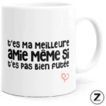 White mug featuring a bold French phrase and a small pink heart outline at the bottom right.